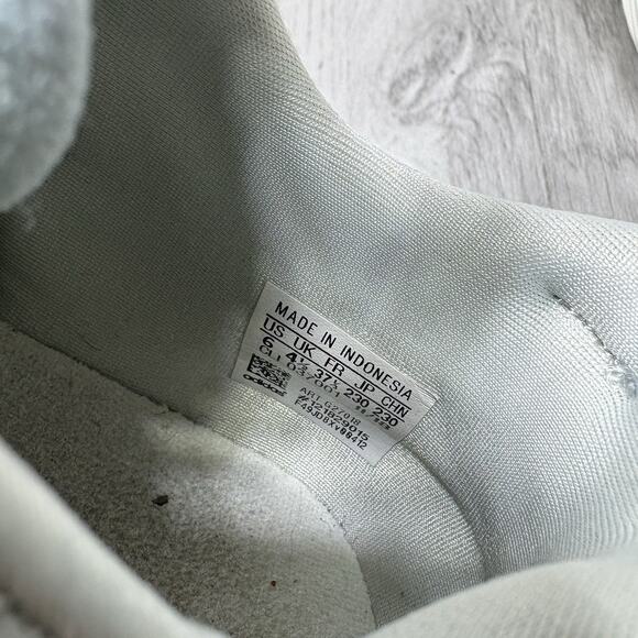 ADIDAS Size 6 White Edge Lux 3 Running Shoes Women Gum Sole - Picture 5 of 11